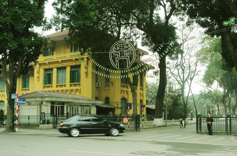 Cua hang tuc pham bo duong nutri vn tren pho nguyen canh chan