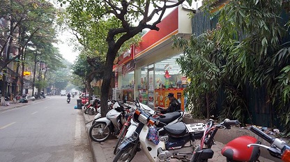 Mua nhan sam han quoc tai cua hang nutri vn tren pho phan ke binh